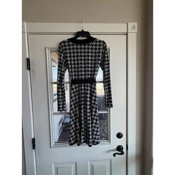 WHBM Bold Houndstooth Reversible Faux Wrap Belted Dress 6 - Picture 7 of 11